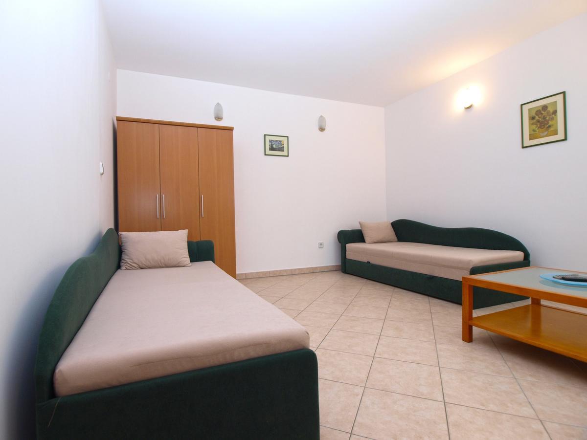 Apartment Alma 1600 Pula Zewnętrze zdjęcie